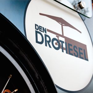 Logo on the bike of Den Drotiesel