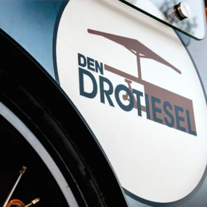 Logo on the bike of Den Drotiesel
