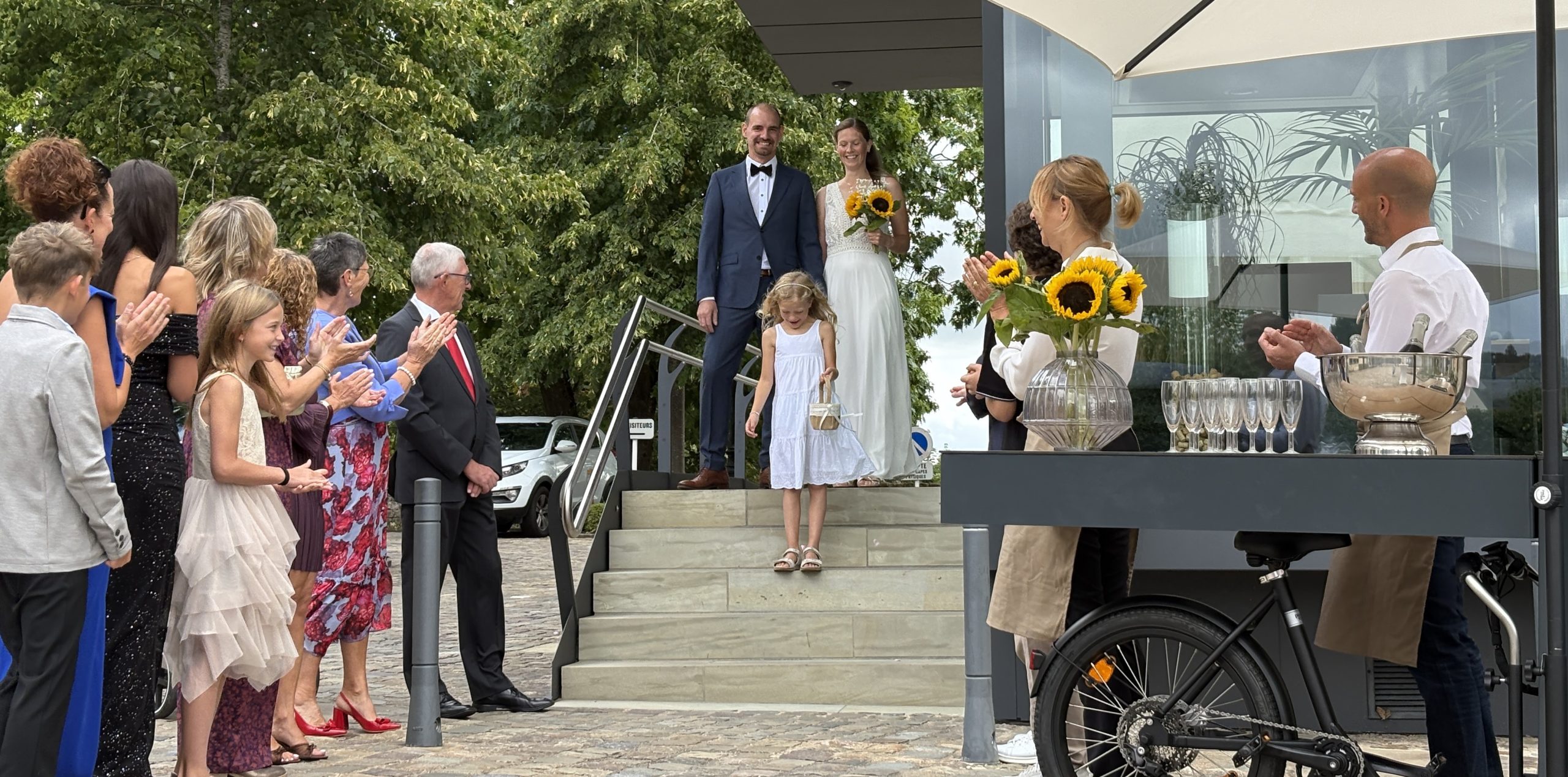 Den Drotiesel Wedding Exit